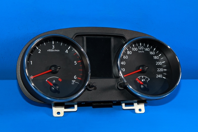 Instrumentpanel til Nissan Qashqai, 2010-2014 (Type I, Fase 2)  (NISSAN|24810-BR50E)