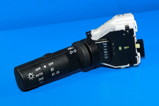 Bryter blink til Nissan Qashqai, 2010-2014 (Type I, Fase 2)  