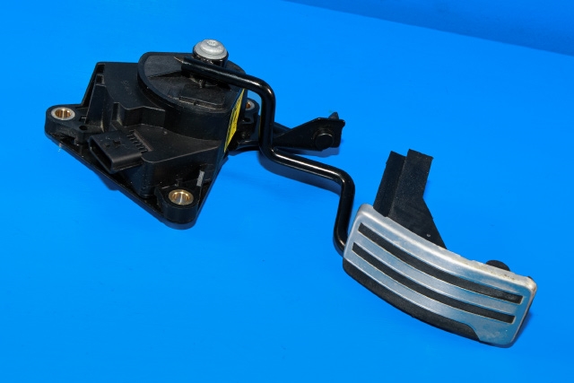 Pedal gass til Nissan Qashqai, 2010-2014 (Type I, Fase 2)  (NISSAN|3482B-01173)