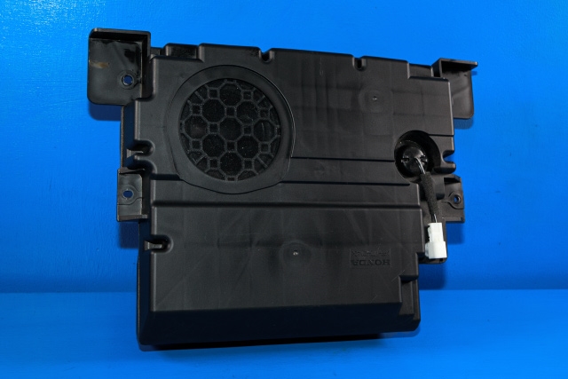 Bilstereo sub-woofer til Honda CR-V, 2012-2018 (Type IV) (HONDA|81100-T1E-7813)
