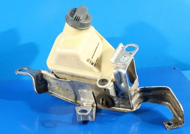 Servo oljebeholder til Audi A8 2003-2010 (Type II) (VAG|4E0 422 373 P|)