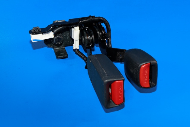 Sikkerhetsbeltelås baksete til Honda CR-V, 2012-2018 (Type IV) (HONDA|82455-T0N-Q1)