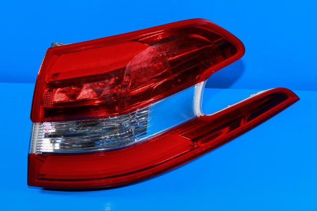 Baklykt høyre ytre til Peugeot 308, 2013-2021 (Type II)  (PEUGEOT|96 780938 80)