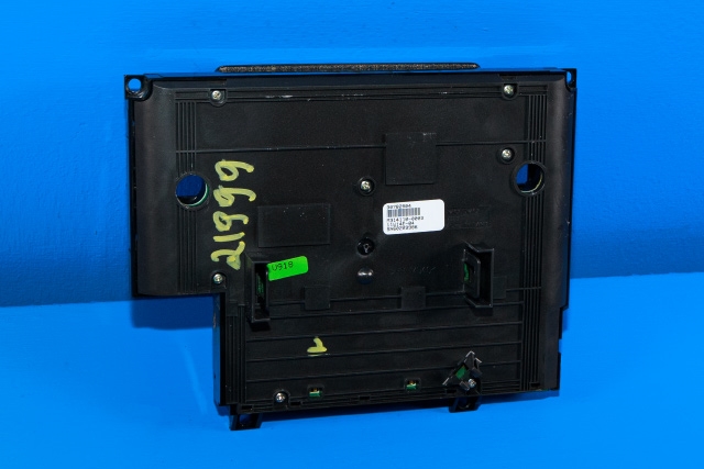 Bilstereo betjeningspanel til Volvo V70 2007-2013 (Type III, Fase 1)  (VOLVO|30782904|)