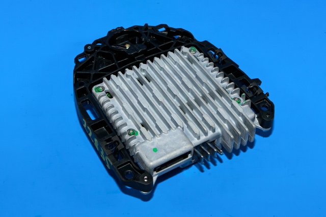 Parkeringskamera foran til Tesla Model S 2013-2016 (Fase 1)  (TESLA|1038482-00-G|)