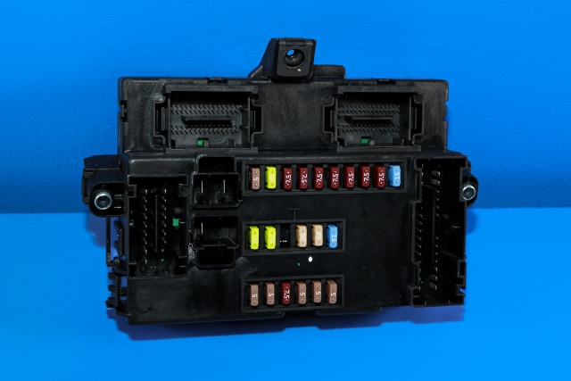 Sikringsboks til Iveco Daily, 2011-2014 (Type V)  (FIAT|5801639043)