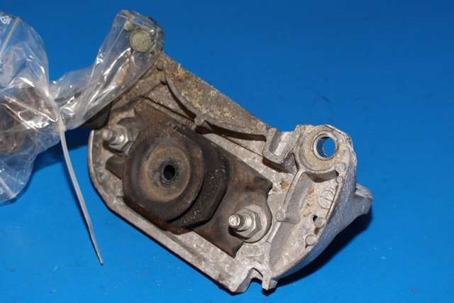 Motorfeste til Nissan X-Trail, 2014-2022 (T32) (T32) 