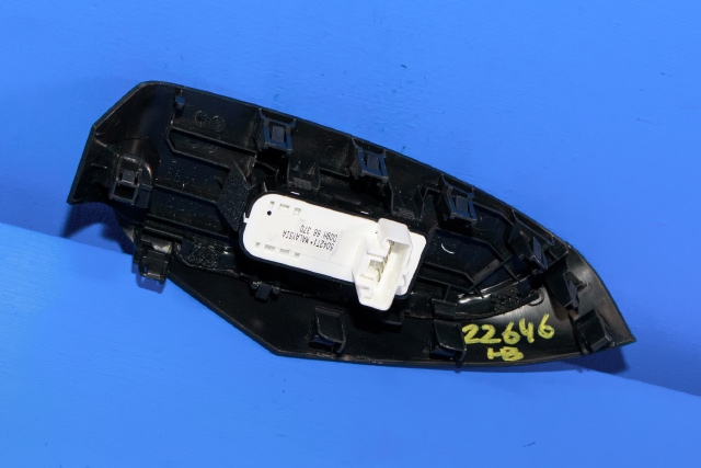 Bryter ruteheis til Mazda CX-3 2015-2022  (MAZDA|D09H-66-370|)