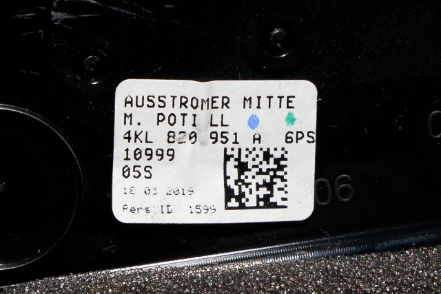 Dashbord friskluftdyse midtkonsoll til Audi e-tron 2018-->> (VAG|4KL 820 951 A|)