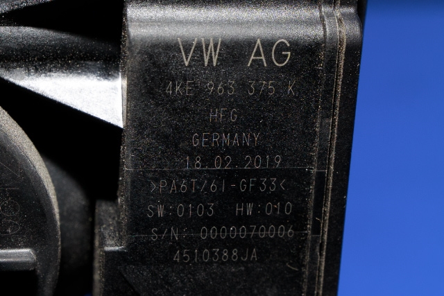 Sirkulasjonspumpe til Audi e-tron 2018-->> (VAG|4KE 963 375 K|)