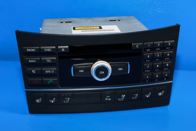 Bilstereo navigasjon til Mercedes E-Klasse, Coupe/Cab, 2009-2013 (Fase 1) (C207) (C207) (MERCEDES|A 212 900 83 08)