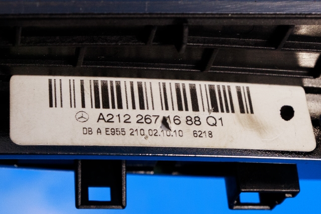 Dashbord diverse til Mercedes E-Klasse, Coupe/Cab 2009-2013 (Fase 1) (C207) (C207) (MERCEDES|A 212 267 16 88|)