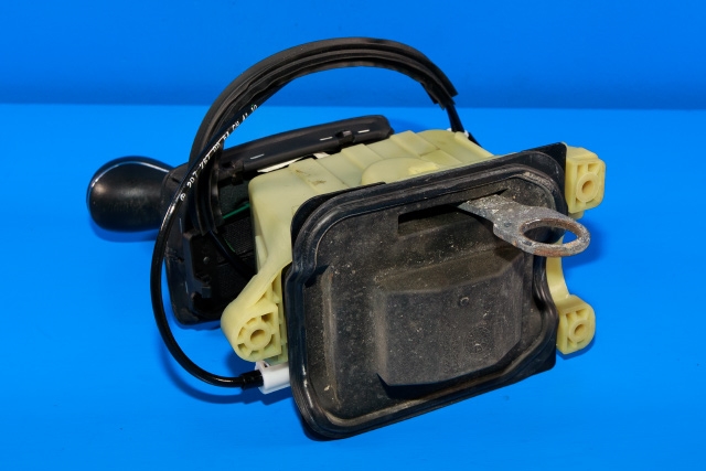 Girstang/girvelger automat til Mercedes E-Klasse, Coupe/Cab 2009-2013 (Fase 1) (C207) (C207) (MERCEDES|A 204 267 81 24|)