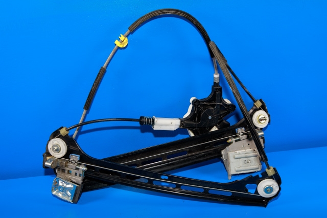 Ruteheis høyre til Mercedes E-Klasse, Coupe/Cab 2009-2013 (Fase 1) (C207) (C207) (MERCEDES|A 207 820 04 42|)