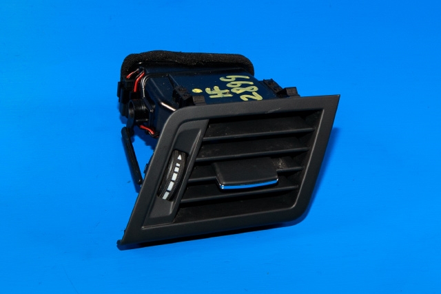 Dashbord friskluftdyse høyre til Mercedes E-Klasse, Coupe/Cab, 2009-2013 (Fase 1) (C207) (C207) (MERCEDES|A 207 830 10 54)