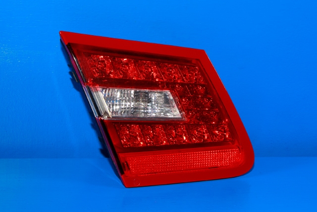 Baklykt venstre indre til Mercedes E-Klasse, Coupe/Cab, 2009-2013 (Fase 1) (C207) (C207) (MERCEDES|A 207 820 03 64)
