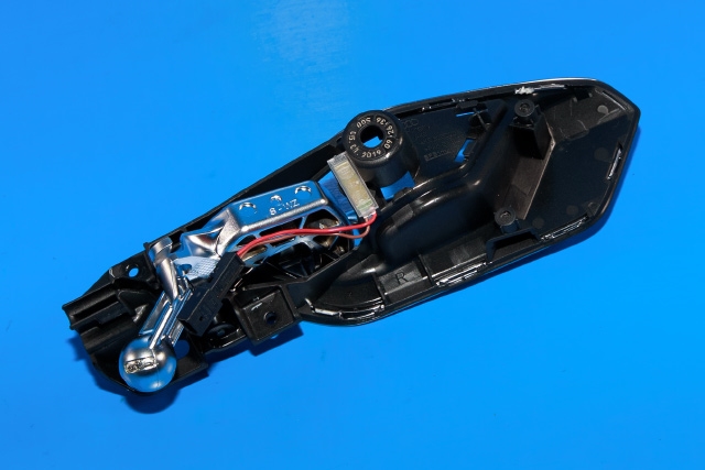 Dørhåndtak inv høyre bak til Audi e-tron 2018-->>  (VAG|4KE 839 020 A|)