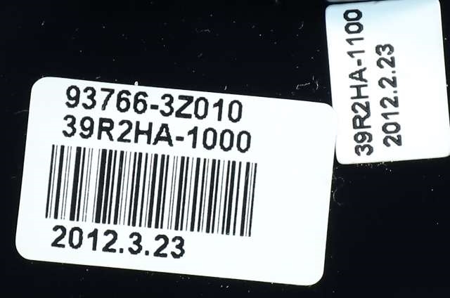 Bryter elektrisk håndbrekk/parkbrems til Hyundai i40 2012-2017 (HYUNDAI|93766-3Z010|)