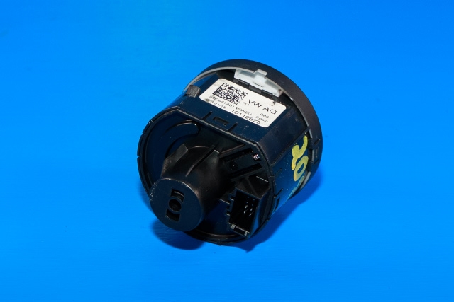 Bryter lys til VW Polo 2014-2017 (Type V, Fase 2)  (VAG|5G0 941 431 AF|)