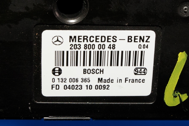 Sentrallås pumpe til Mercedes E-Klasse 2002-2006 (Fase 1) (W211) (W211) (BOSCH|0 132 006 365|203 800 00 48|)