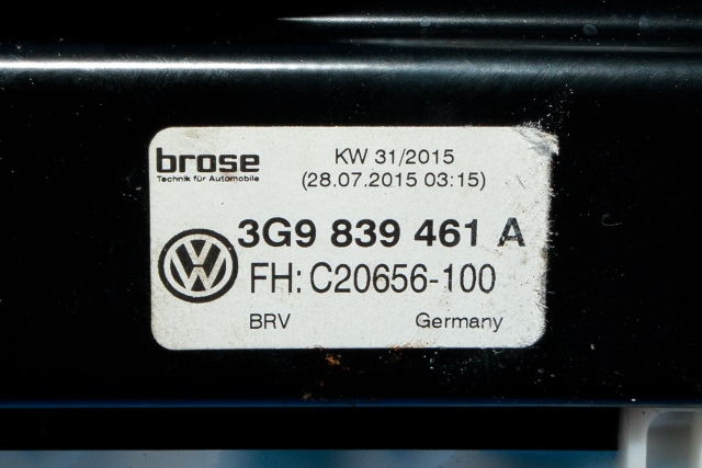 Ruteheis venstre bak til VW Passat 2015-2019 (Fase 1) (B8) (B8) (VAG|5Q4 959 802 D|)
