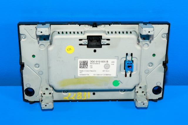 Bilstereo betjeningspanel til VW Passat 2015-2019 (Fase 1) (B8) (B8) (VAG|3G0 919 605 B|)