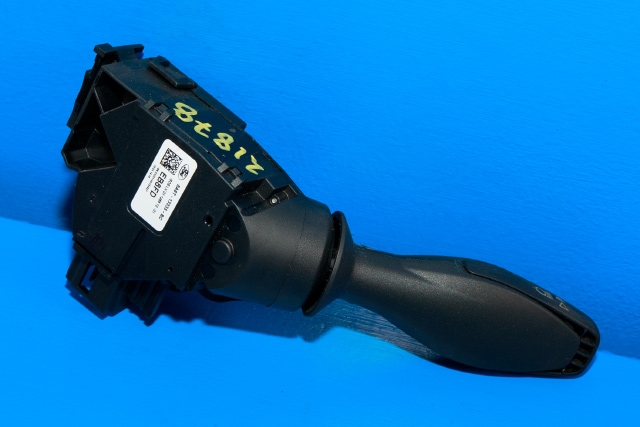 Bryter blink til Ford Fiesta 2013-2017 (Type VI, Fase 2) (FORD|8A6T-13335-BC|)