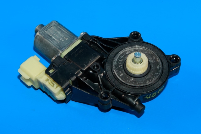 Ruteheis, kun motor, høyre foran til Ford Fiesta 2013-2017 (Type VI, Fase 2)  (BOSCH|0 130 822 619|8A61-14553-B|)