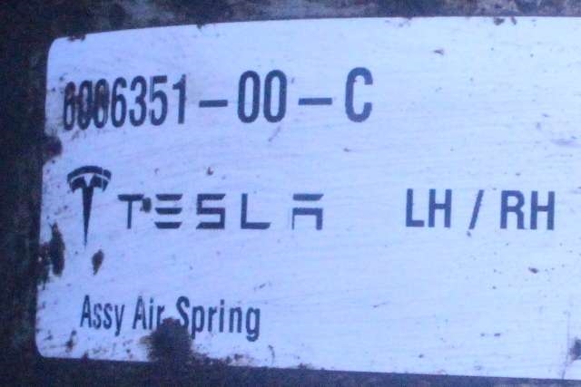 Fjærbein høyre foran til Tesla Model S 2013-2016 (Fase 1)  (TESLA|6006351-00-C|)