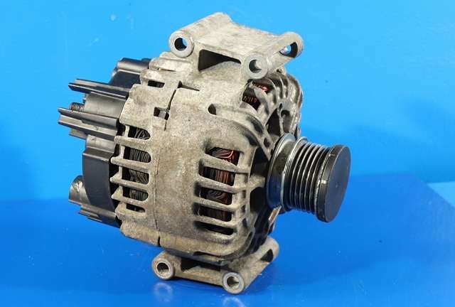Dynamo til Mercedes E-Klasse, Coupe/Cab 2009-2013 (Fase 1) (C207) (C207) (VALEO|TG12C063|A 014 154 14 02. 14 VOLT - 120 AMP|)