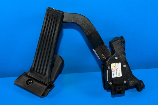Pedal gass til Hyundai i40, 2012-2017  (HYUNDAI|0018A-3Z000)