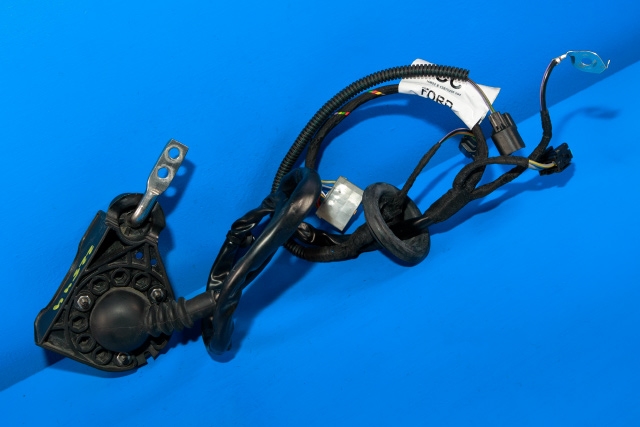 Batterilader inntak/luke til Ford Puma 2019-->>  (FORD|L1TJ-15A417-CC|)