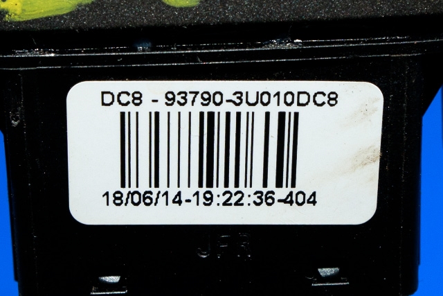 Bryter nødblink til Kia Sportage 2010-2016 (Type III)  (KIA|93790-3U010|)