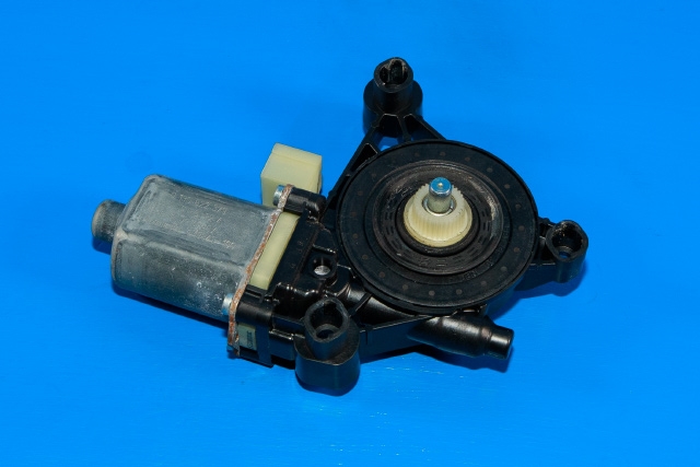 Ruteheis, kun motor, venstre foran til VW Golf VII 2012-2017 (Fase 1)  (VAG|5Q0 959 801 B|)