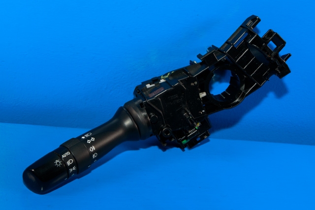 Bryter blink til Toyota Prius +7 2012-2020 (Type III) (stasjonsvogn) (stasjonsvogn) (TOYOTA|17F534-42111|)