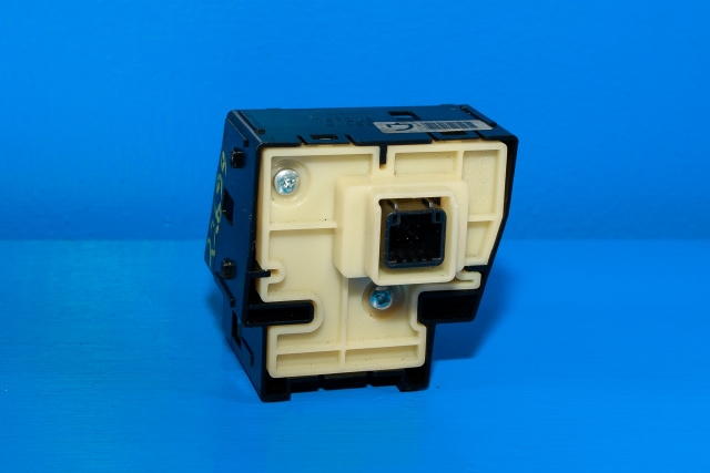Bryter nødblink til Toyota Prius +7 2012-2020 (Type III) (stasjonsvogn) (stasjonsvogn)