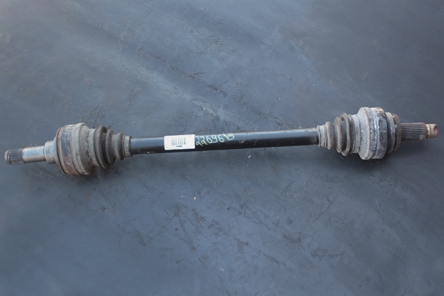 Drivaksel venstre bak, diesel/automat til BMW 5-Serie 2010-2017 (F10/F11) (F10/F11) (BMW|7 581 021|)