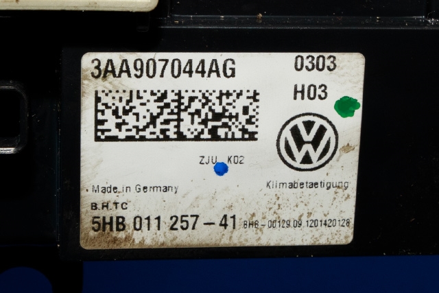 Varmeapparat betjening til VW Passat 2011-2015 (B7) (B7) (HELLA|5HB 011 257-41|3AA 907 044 AG|)