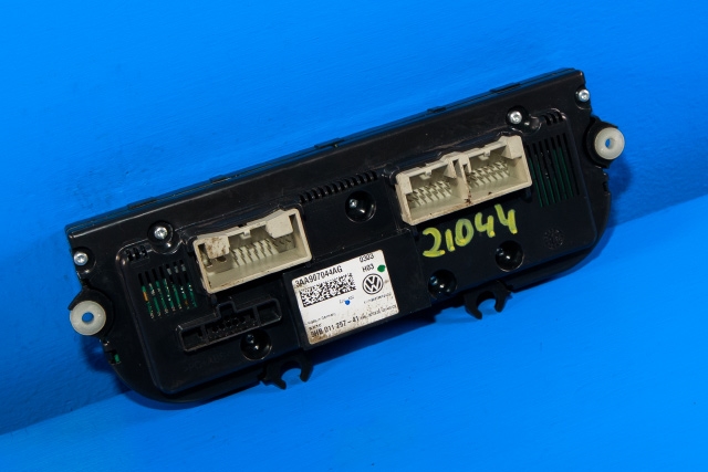 Varmeapparat betjening til VW Passat 2011-2015 (B7) (B7) (HELLA|5HB 011 257-41|3AA 907 044 AG|)