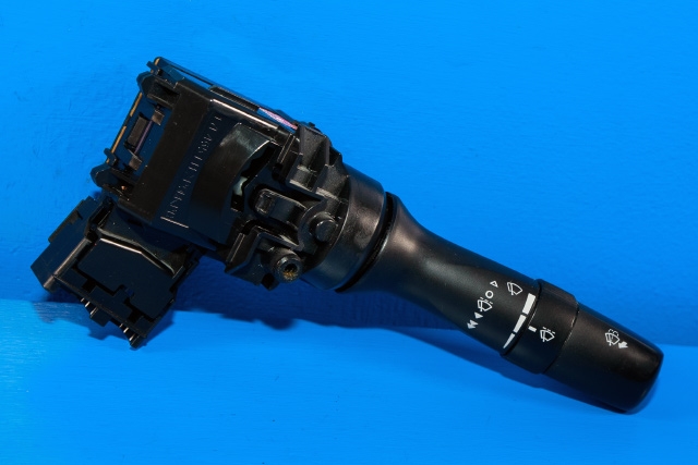 Bryter visker til Toyota Hilux, 2012-2016  (TOYOTA|17F555-0K061)