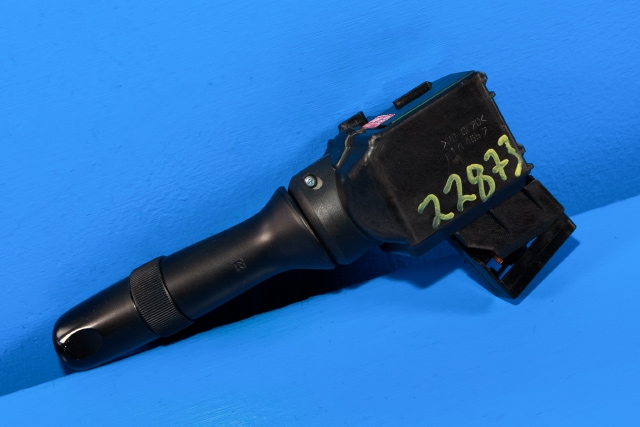 Bryter visker til Toyota Hilux 2012-2016 (TOYOTA|17F555-0K061|)