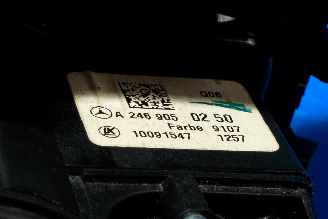 Bryter lys til Mercedes Vito 2014-->> (W447) (W447) (MERCEDES|A 246 905 02 50|)
