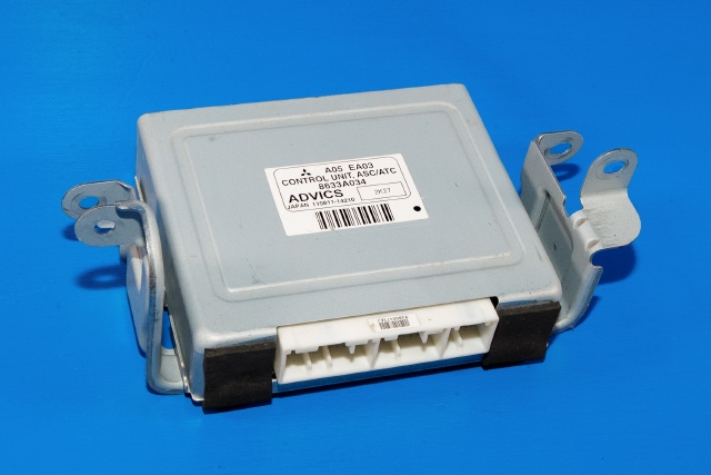 Styreenhet diverse til Mitsubishi Pajero, 2007-2016 (Type IV, Fase 1)  (MITSUBISHI|8633A034)