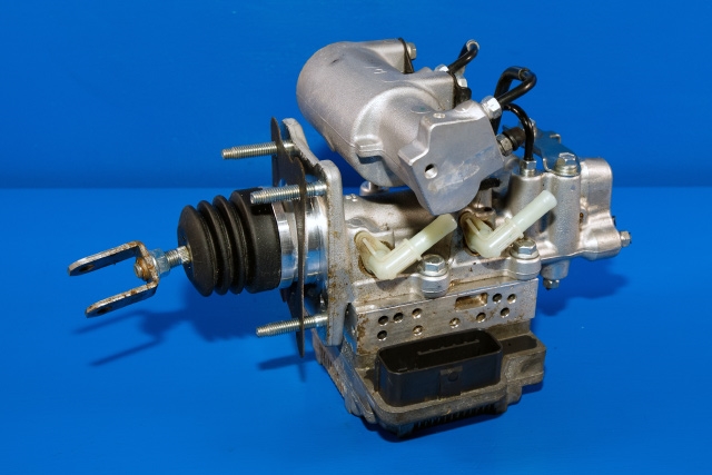 ABS sentral til Toyota Auris 2015-2019 (Type II, Fase 2)  (TOYOTA|47270-47030|)