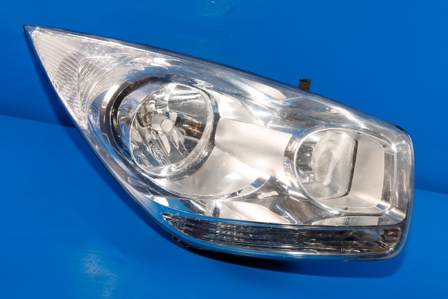Frontlykt høyre halogen til Kia Venga, 2010-2017 (KIA|1P921-02000)