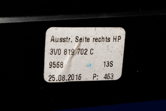 Dashbord friskluftdyse høyre til Škoda Superb 2015-->> (Type III) (VAG|3V0 819 702 C|)