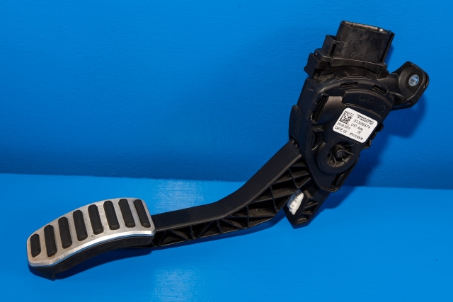 Pedal gass til Volvo V60, 2010-2013 (Type I, Fase 1)  (HELLA|6PV 010 834-36)
