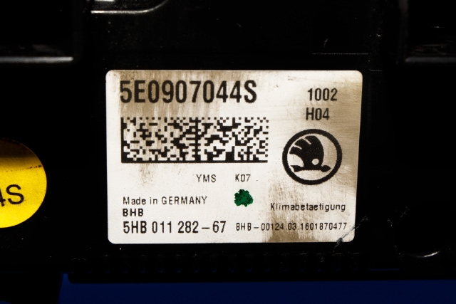 Varmeapparat betjening til Škoda Octavia 2013-2016 (Type III, Fase 1)  (HELLA|5HB 011 282-67|5E0 907 044 S|)