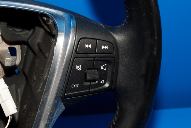 Ratt til Volvo V40 2012-2019  (VOLVO|P31250592|)