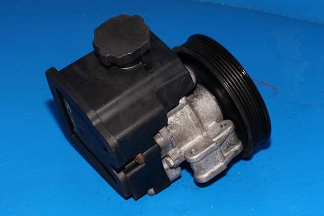 Servo pumpe mekanisk til Mercedes C-Klasse 2007-2011 (Fase 1) (W204) (W204) (MERCEDES|A 004 466 70 01|)